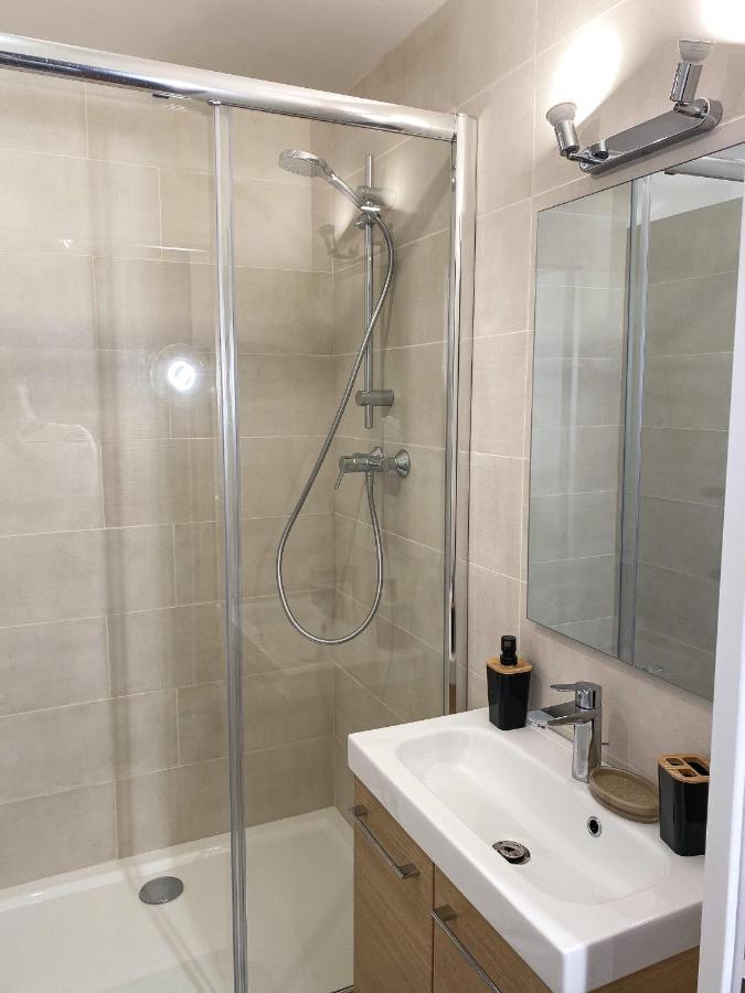 Luxueux Appartement Evry Centre - Parking - Rer A 10 Min Courcouronnes Exterior photo